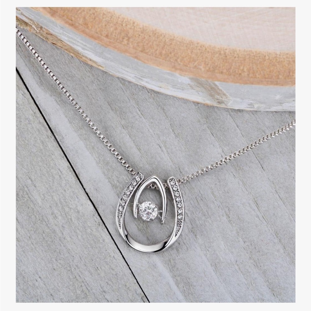 Elegant Silver Necklace with Crystal Pendant